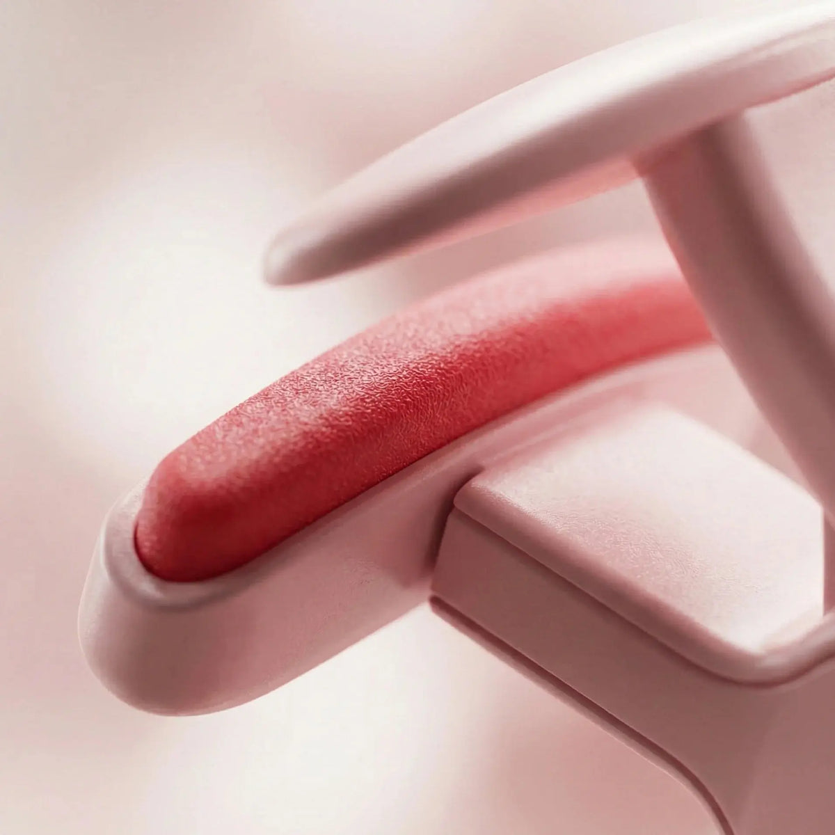 LumiLash Pro | Heated Eyelash Curler with Gentle Heat Technology | Long-Lasting Curl for All Lash Types 1